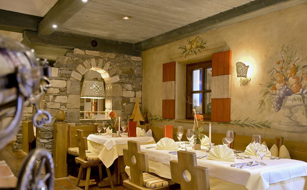 רדשטאדט Hotel Zum Jungen Roemer מראה חיצוני תמונה