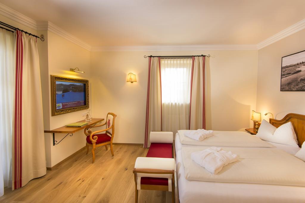 רדשטאדט Hotel Zum Jungen Roemer חדר תמונה