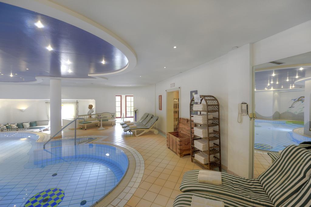 רדשטאדט Hotel Zum Jungen Roemer מראה חיצוני תמונה