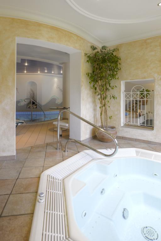 רדשטאדט Hotel Zum Jungen Roemer מראה חיצוני תמונה