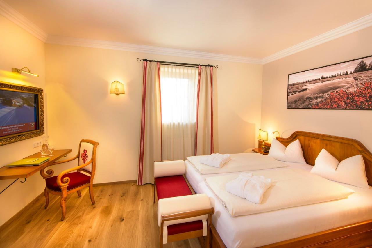רדשטאדט Hotel Zum Jungen Roemer מראה חיצוני תמונה