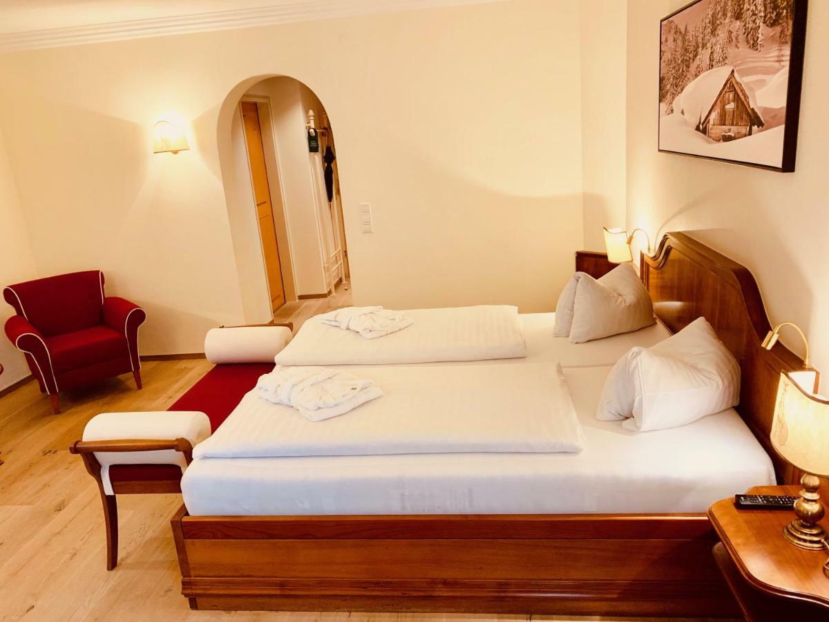 רדשטאדט Hotel Zum Jungen Roemer מראה חיצוני תמונה